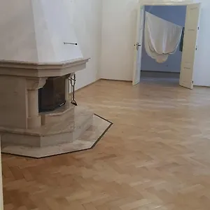 Private In Shared Luxurious Palace Like With 2 Bathrooms Including Whirlpool And Virtual Reality Gasthuis